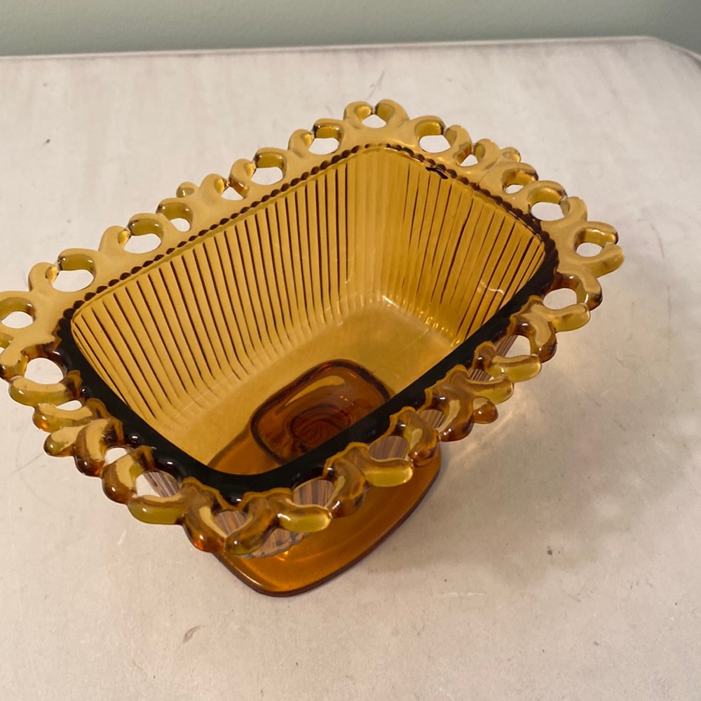 Amber glass  square pedestal  bowl with lid - Picture 7 of 10
